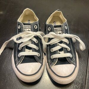 Black kids converse used  in good condition.